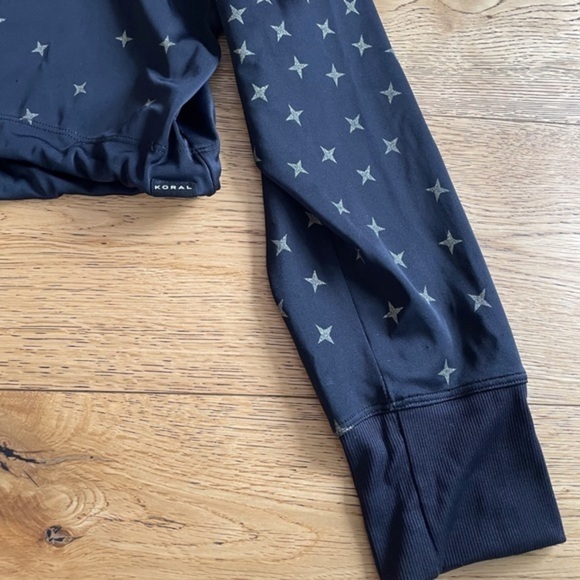 Koral Activewear Star-Print Hooded Sweatshirt Pullover Size L Black‎ - Picture 5 of 9